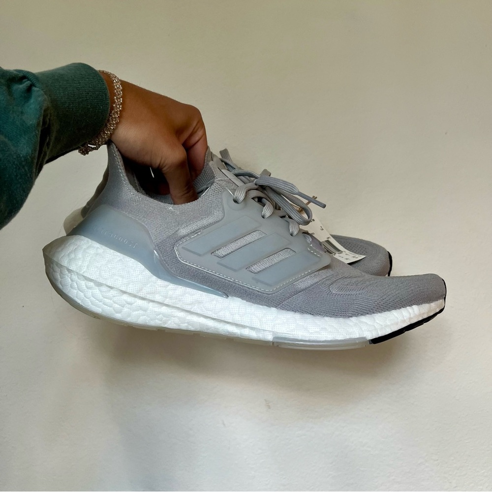 NWT Women’s Adidas Ultraboost 22 - Grey - Size 9.5